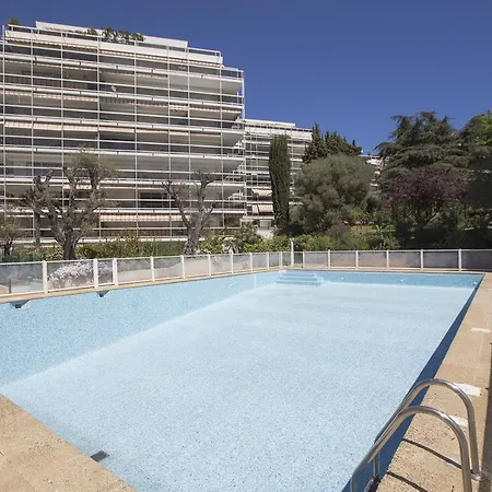 Residential Studio Western *